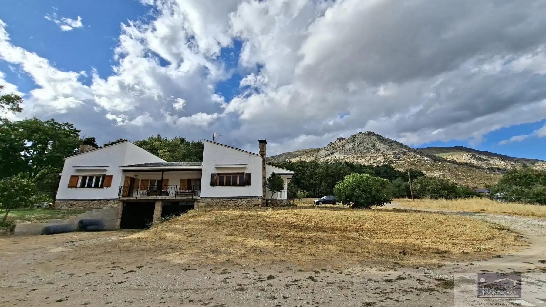 Vista exterior de Finca rústica en venda en Bustarviejo amb Calefacció i Terrassa