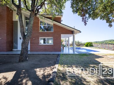 Villa con piscina in vendita a Arenys de Munt