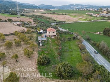 Casa amb piscina en venda a CR MOLINS REI CALDES
