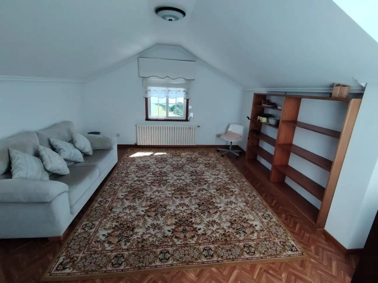Sala de estar de Casa o chalet de alquiler en Oleiros con Calefacción, Jardín privado y Parquet
