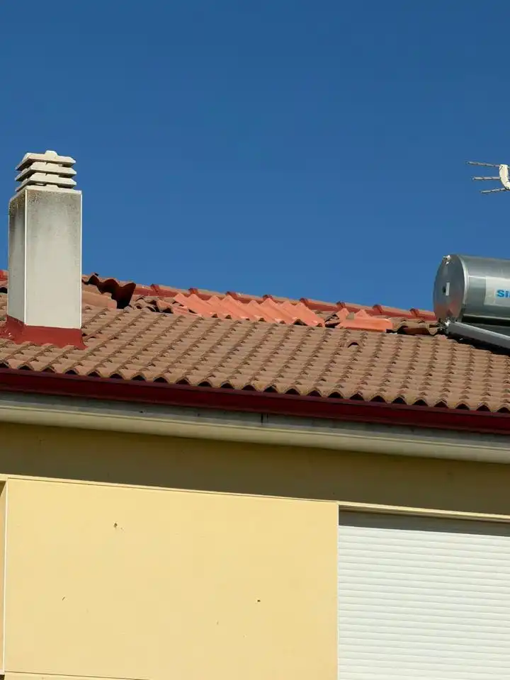 Vista exterior de Casa adosada en venda en Albalate de Zorita amb Calefacció, Jardí privat i Alarma
