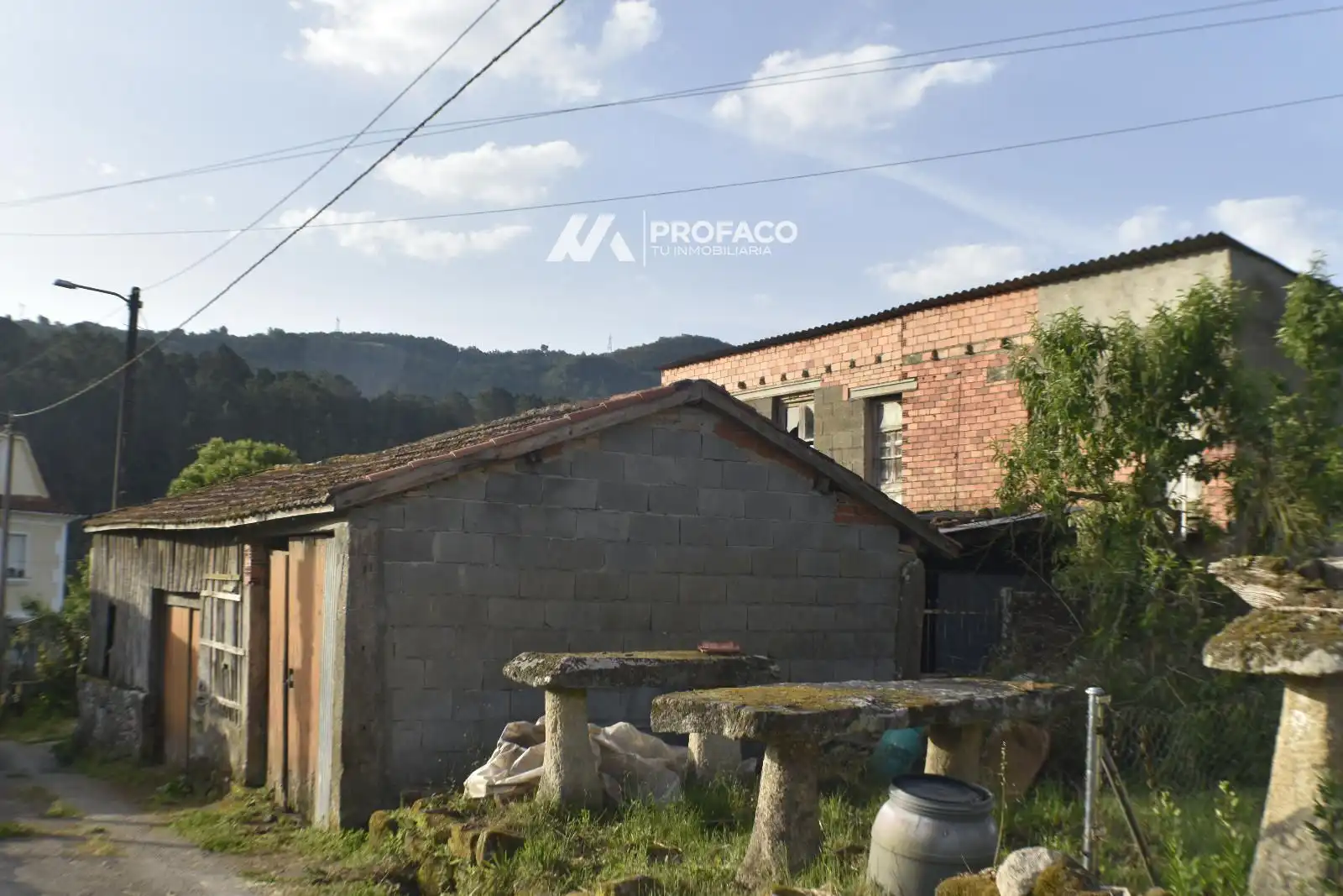 Vista exterior de Casa adosada en venda en Punxín
