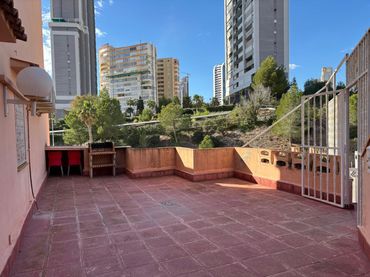 Appartement compact avec piscine à vendre à Playa de Poniente