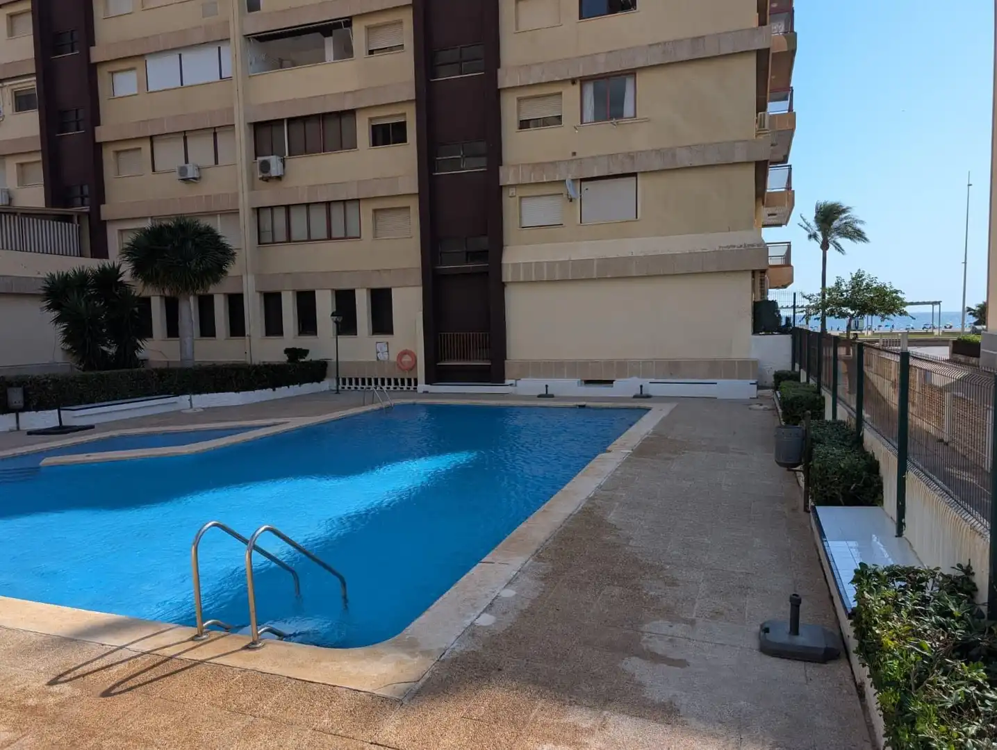 Piscina de Apartament en venda en Gandia amb Terrassa, Balcó i Piscina comunitària
