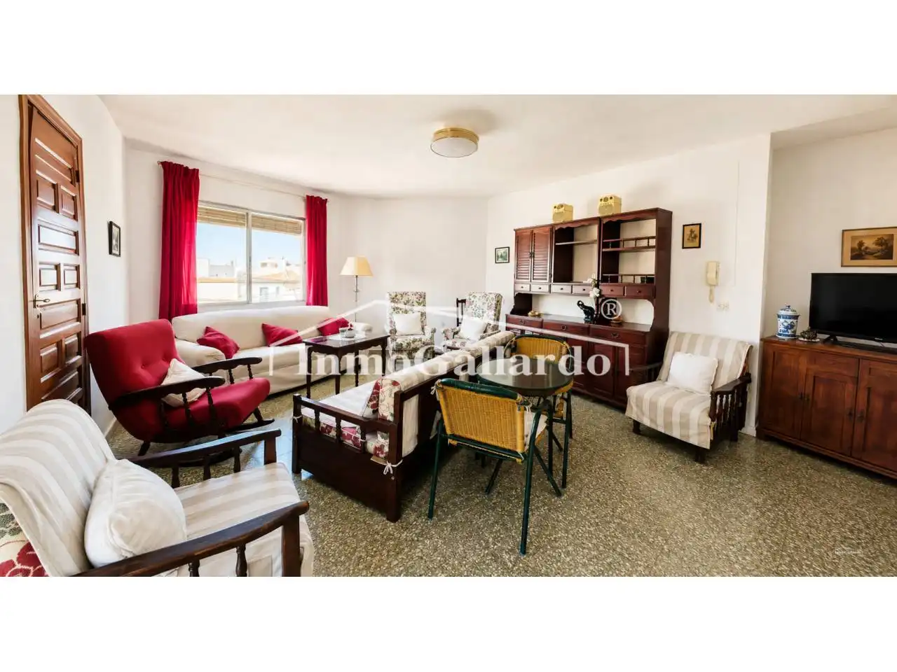 Living room of Flat for sale in Vélez-Málaga  with Heating, Terrace and Community pool