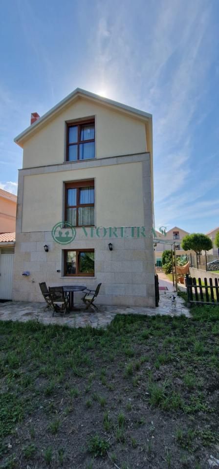 Vista exterior de Casa adosada en venta en O Pereiro de Aguiar  con Calefacción, Jardín privado y Piscina