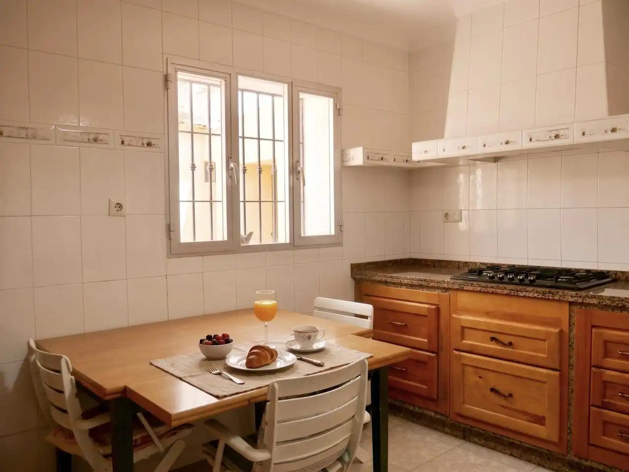 Kitchen of Ground floor for sale in Málaga  with Air Conditioner, Private garden and Terrace