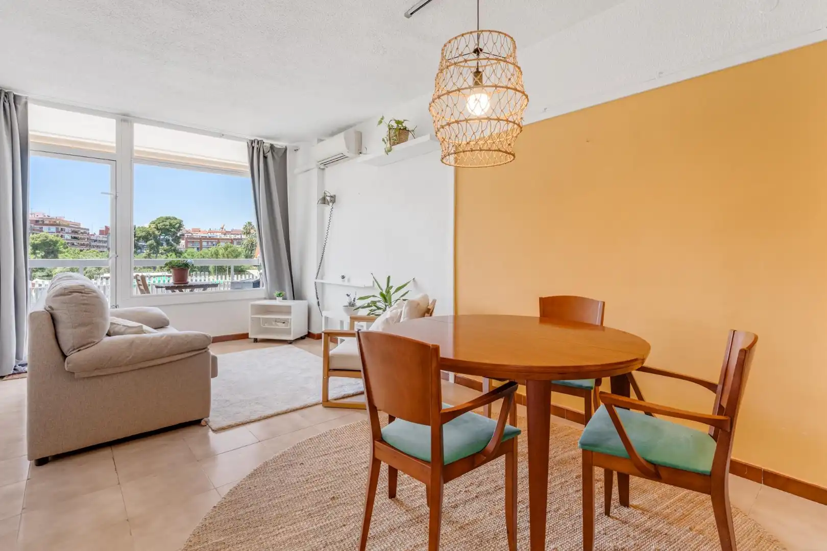 Comedor de Piso en venta en Barcelona con Aire acondicionado y Balcón