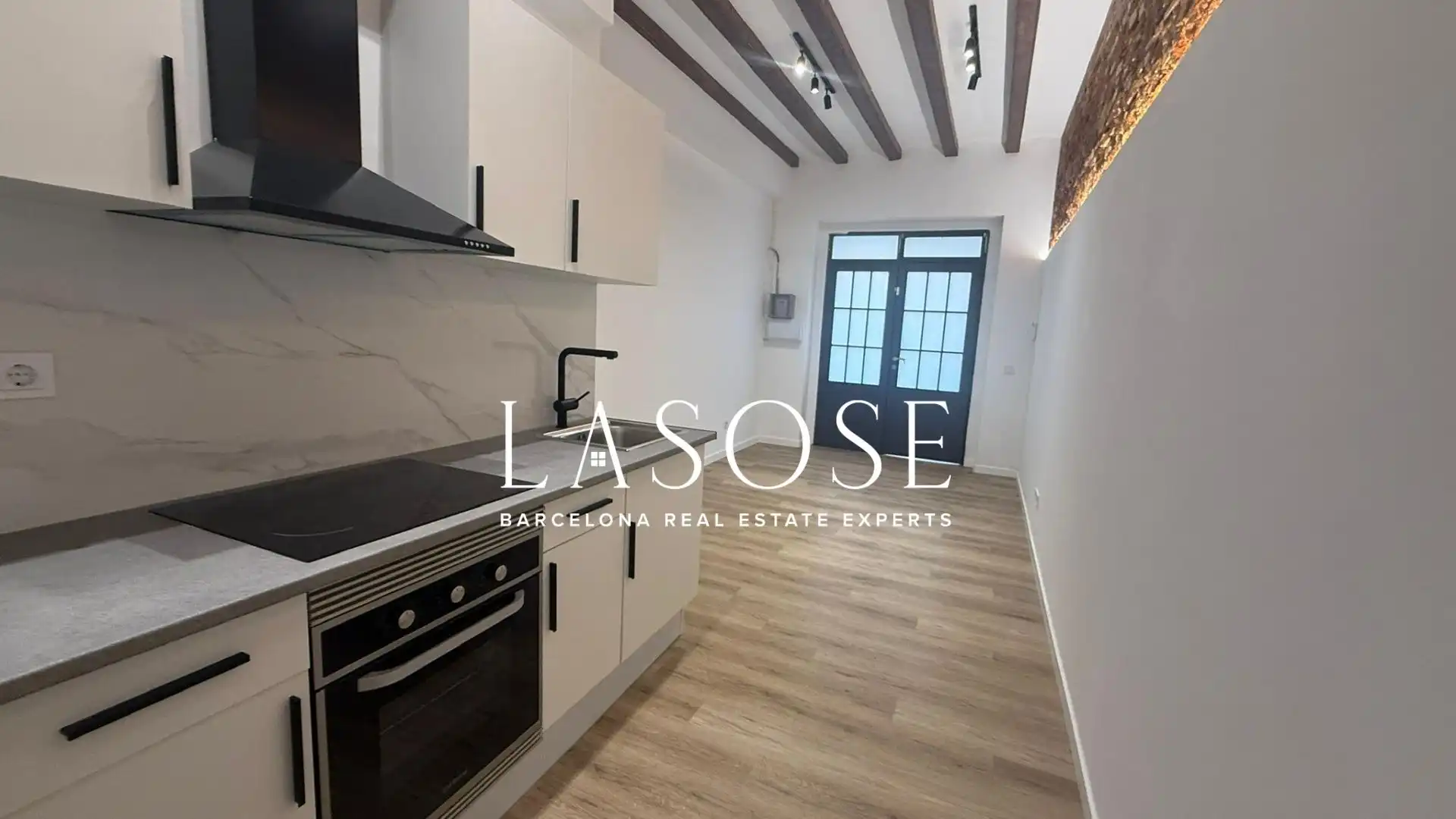 Cocina de Apartamento en venta en Barcelona
