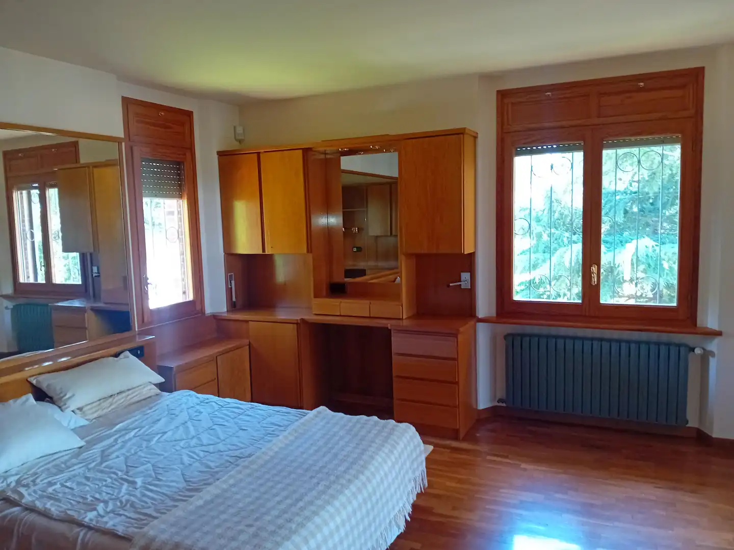 Habitación de Casa o chalet en venta en Girona con Aire acondicionado, Calefacción y Jardín privado