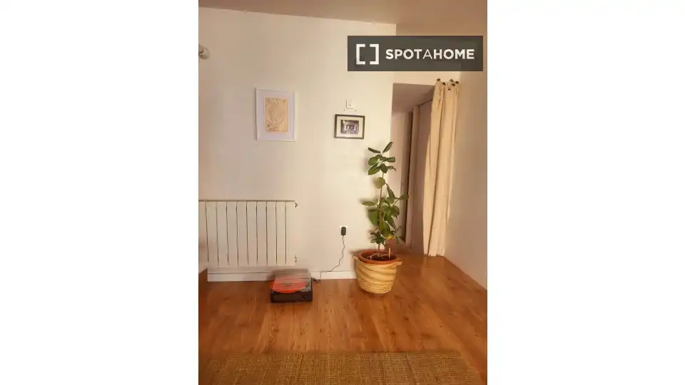 Habitación de Piso de alquiler en Segovia con Aire acondicionado, Calefacción y Amueblado
