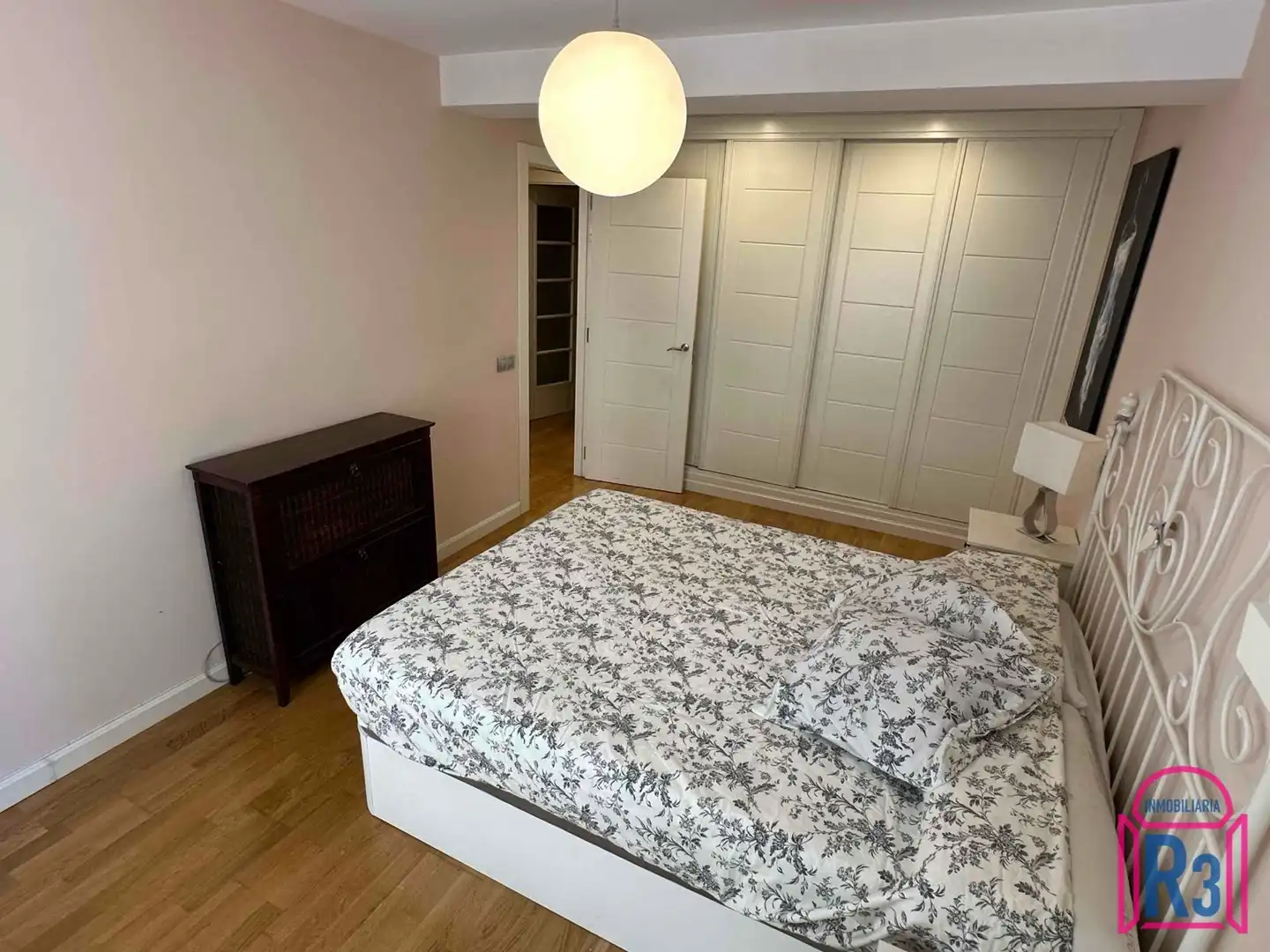 Habitación de Apartamento de alquiler en León Capital  con Calefacción y Amueblado