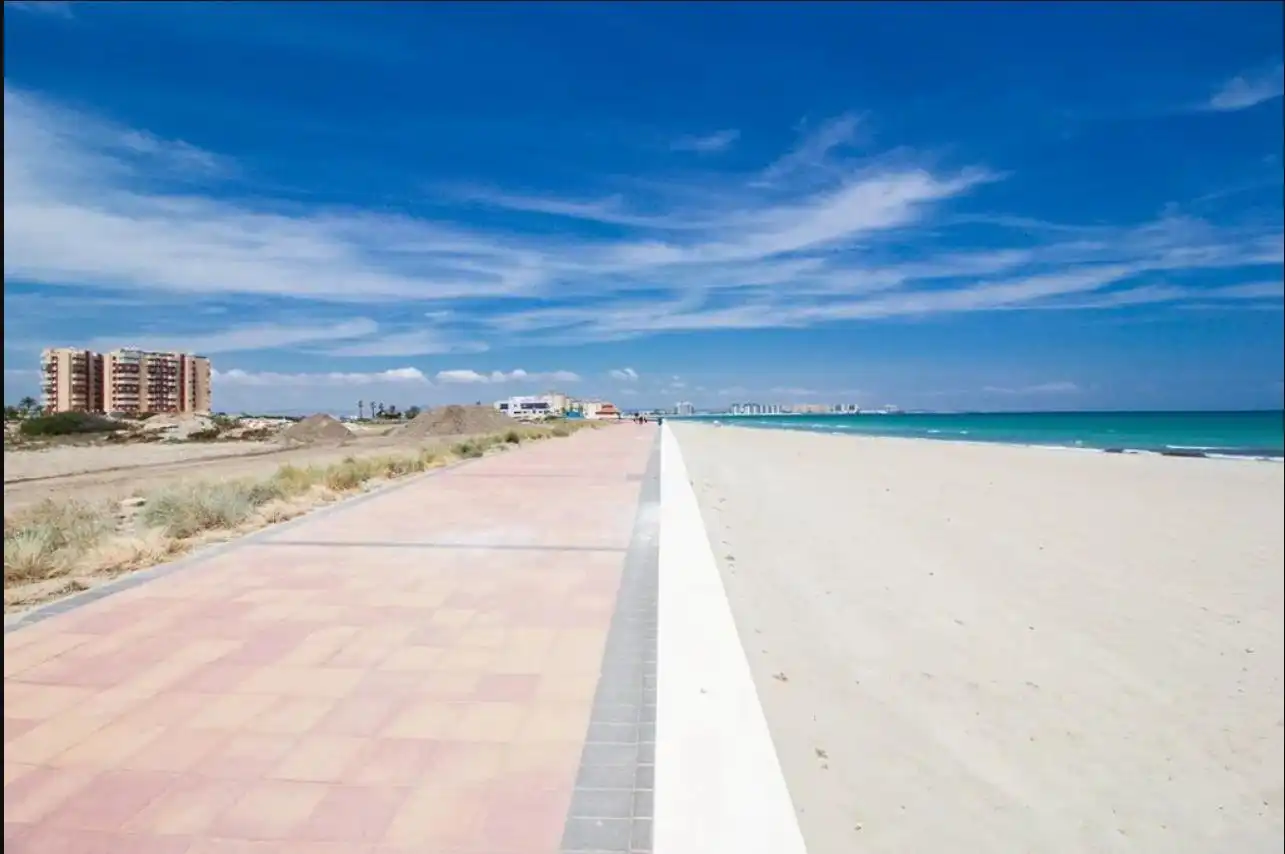 Vista exterior de Apartamento en venta en La Manga del Mar Menor con Aire acondicionado, Calefacción y Terraza