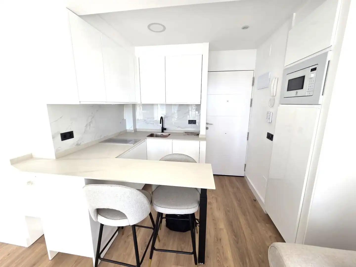 Apartament amb piscina en venda a Calahonda, imagen 2