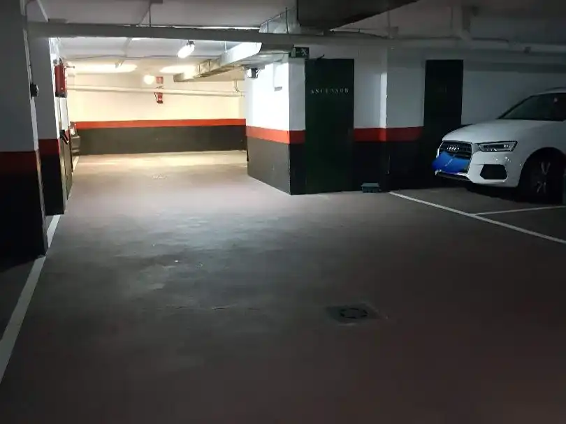 Parking of Garage for rent in  Logroño