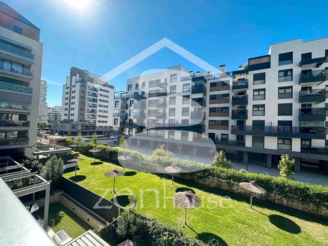 Piso en Venta en Calle de Enrique Urquijo en El Cañaveral