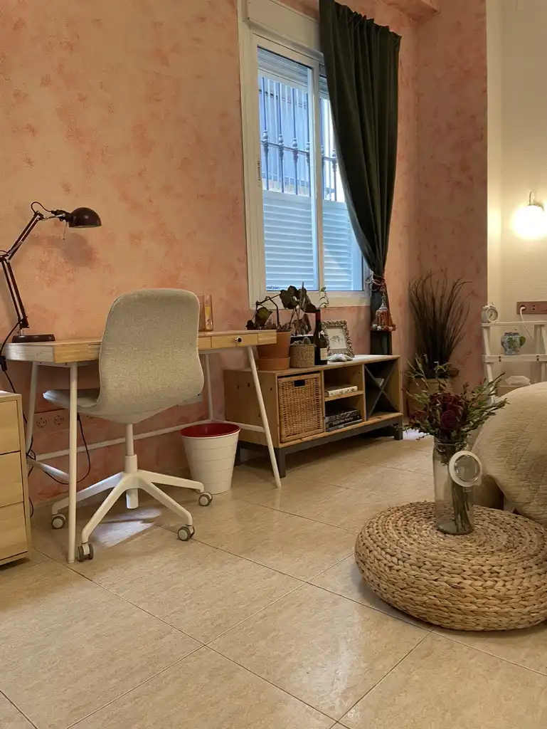 Study for rent in Santa Catalina