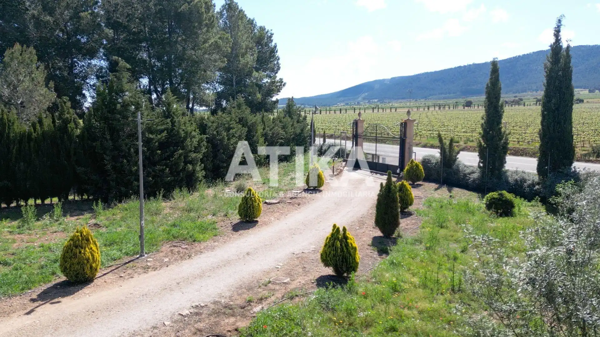 Country house zum Verkauf in Fontanars dels Alforins mit Klimaanlage, Heizung und Privatgarten