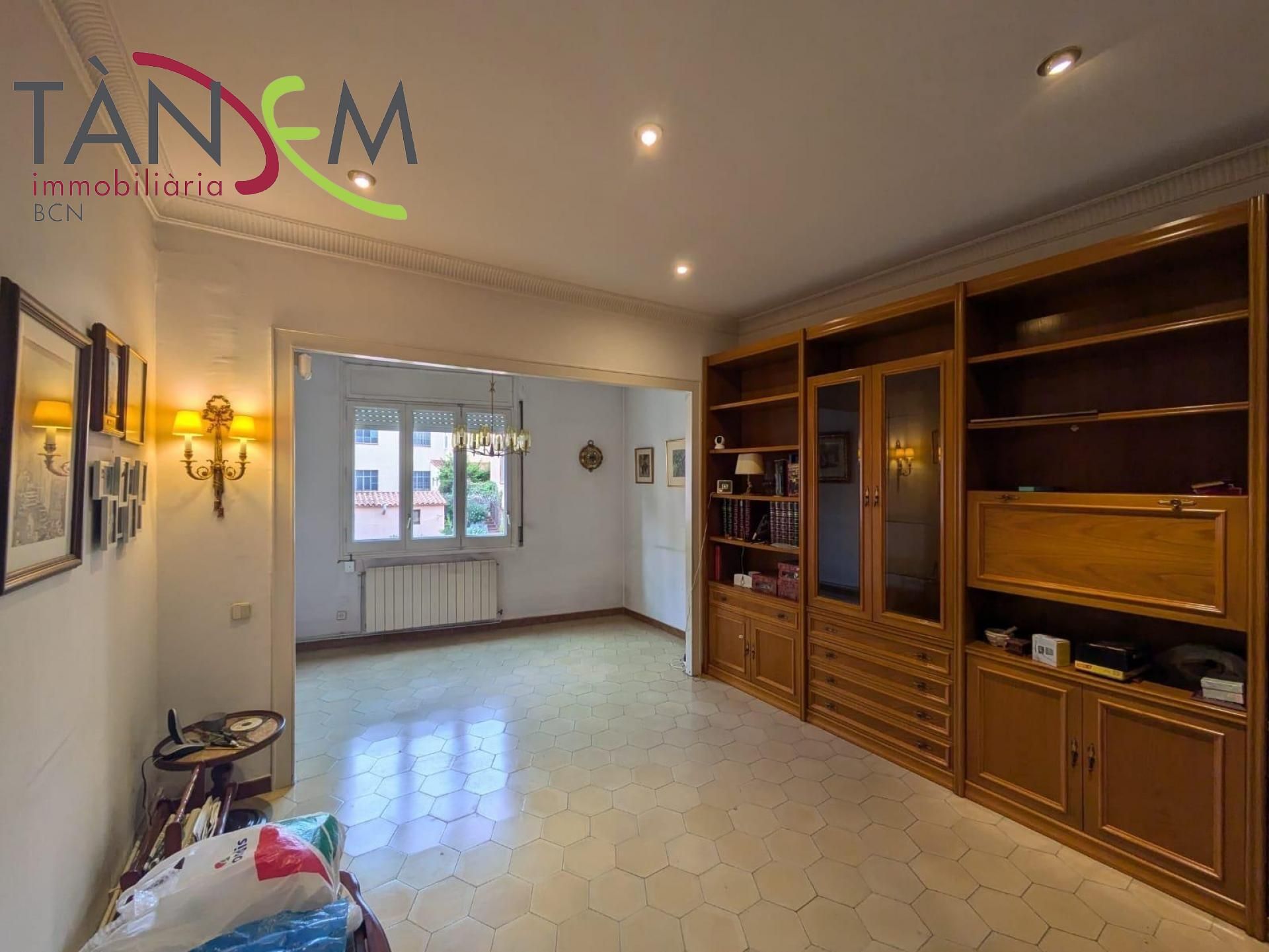 Living room of Flat for sale in  Barcelona Capital  with Heating