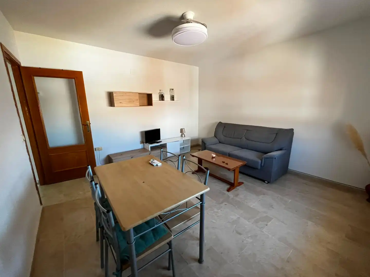 Wohnzimmer von Wohnungen zur Miete in Ciudad Real mit Möbliert