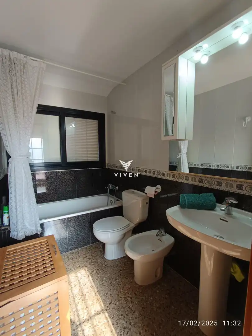 Badezimmer von Haus oder Chalet zum Verkauf in Sant Pere de Ribes mit Heizung, Privatgarten und Terrasse