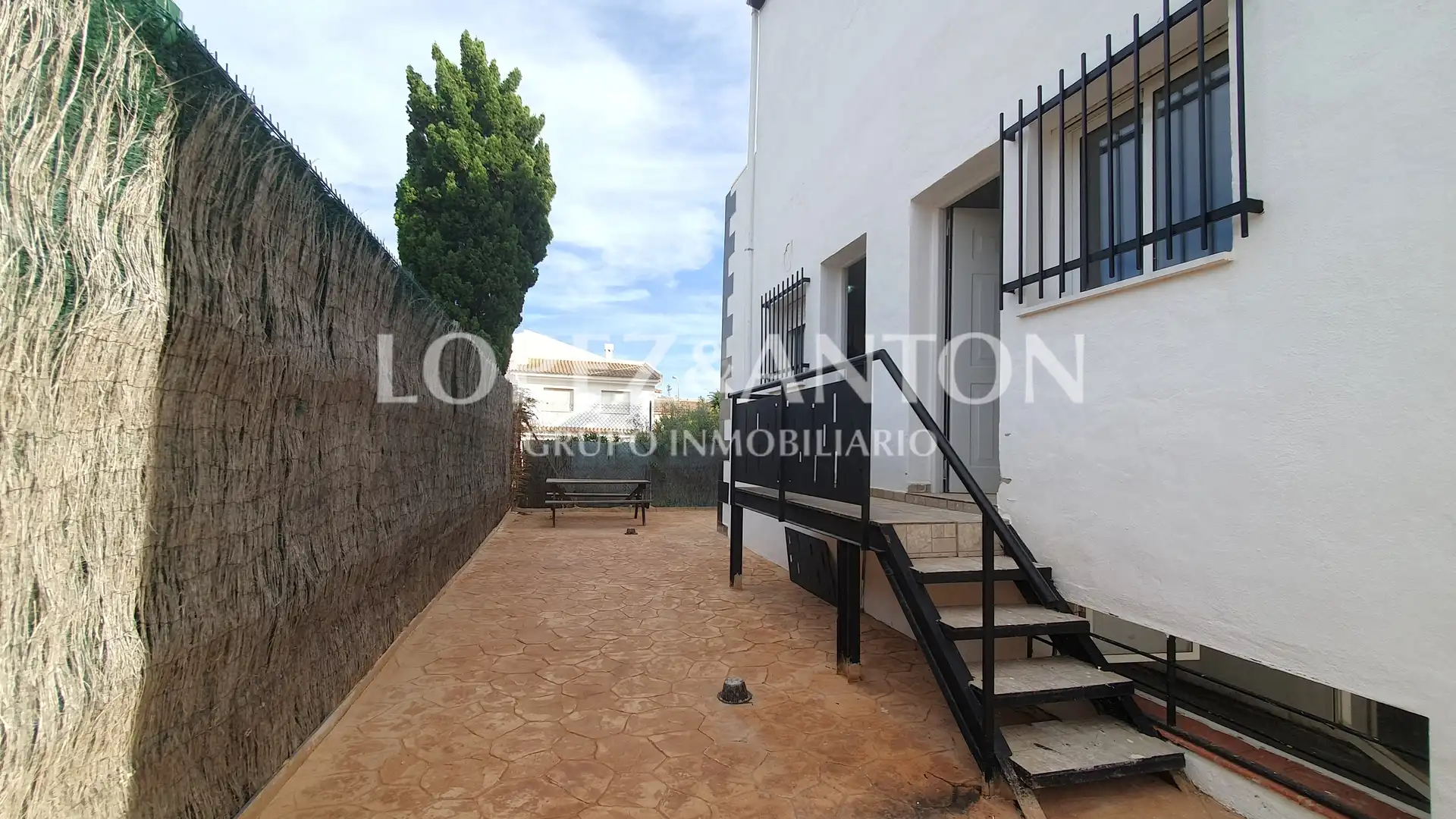 Exterior view of Houses for sale in L'Eliana  with Air Conditioner, Heating and Private garden