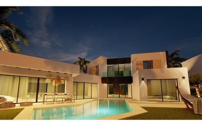 Exterior view of House or chalet for sale in Estepona  with Terrace and Swimming Pool