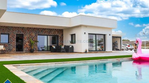 Villa con piscina privada, en la provincia de Alicante, en Rojales, en la ciudad de Ciudad Quesada. 4 habitaciones | 240 m² | A 6