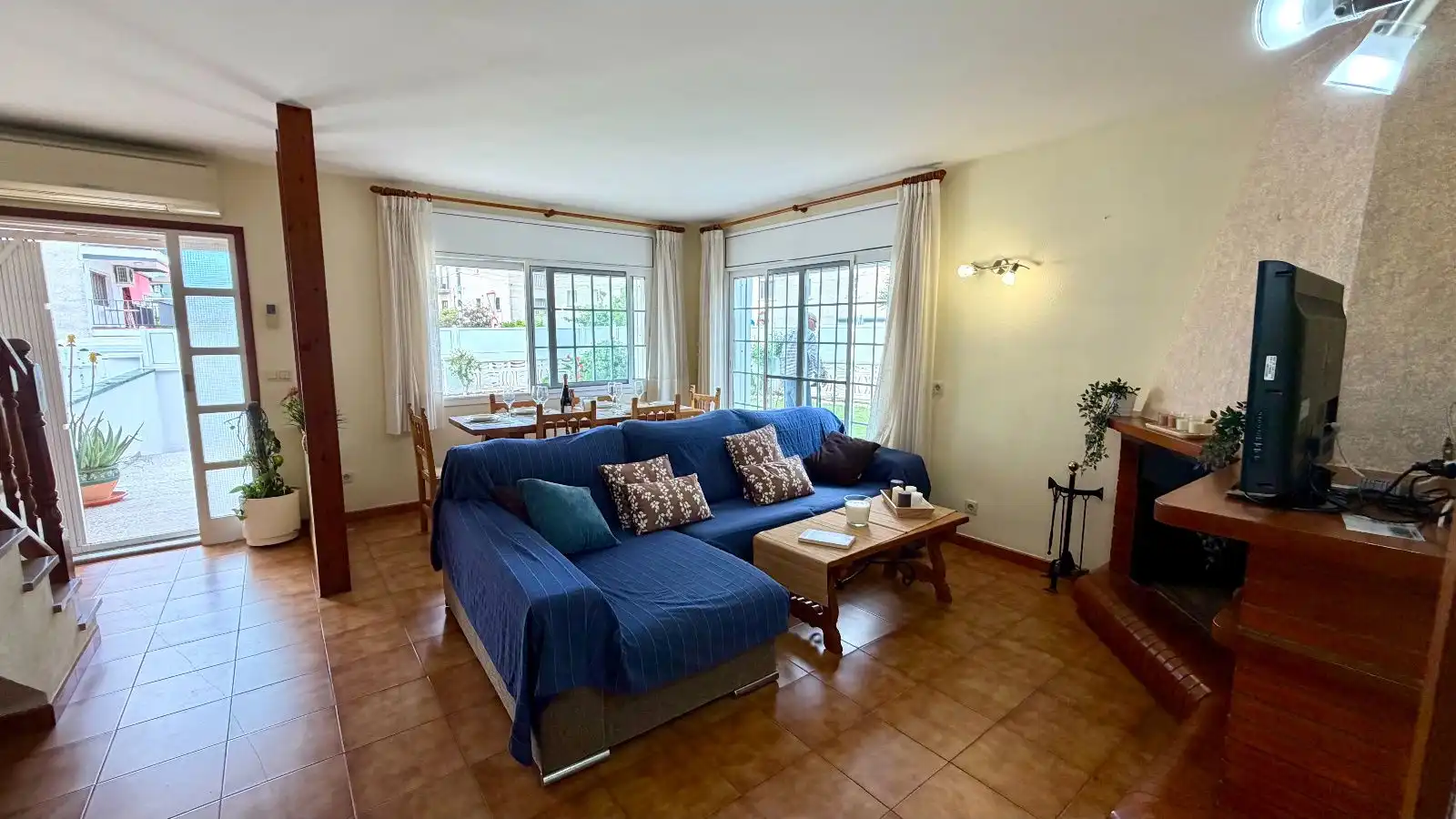 Sala de estar de Casa o chalet en venta en Cunit con Aire acondicionado, Calefacción y Jardín privado