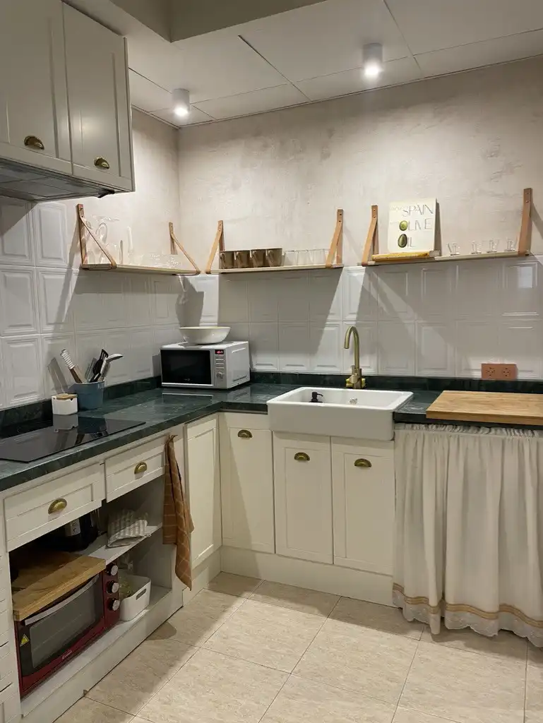 Study for rent in Santa Catalina