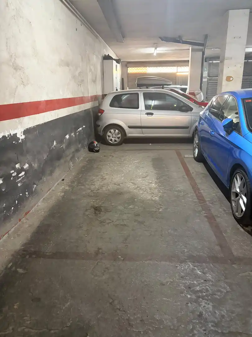 Parking de Ático en venta en Santa Coloma de Gramenet con Balcón