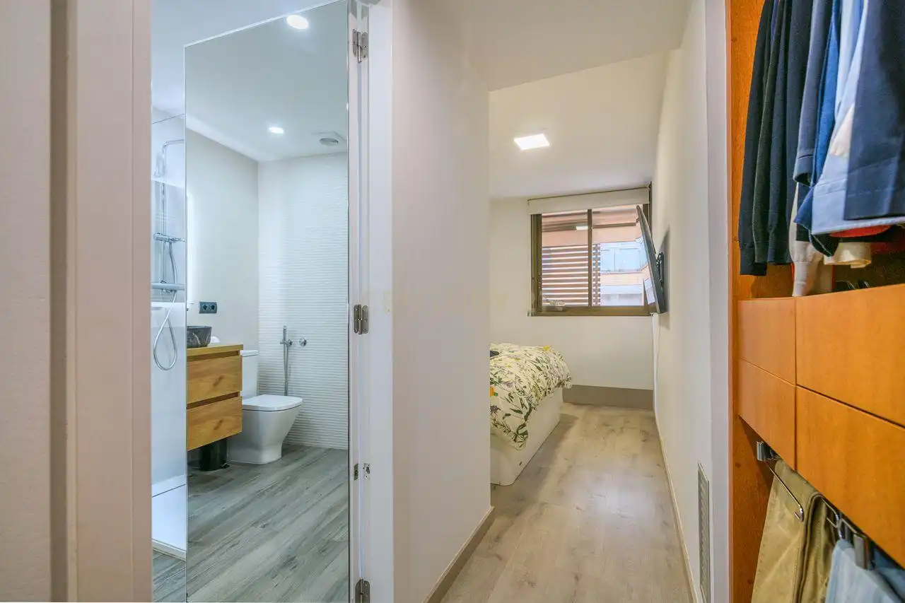 Habitación de Apartamento en venta en Molins de Rei con Aire acondicionado, Trastero y Balcón