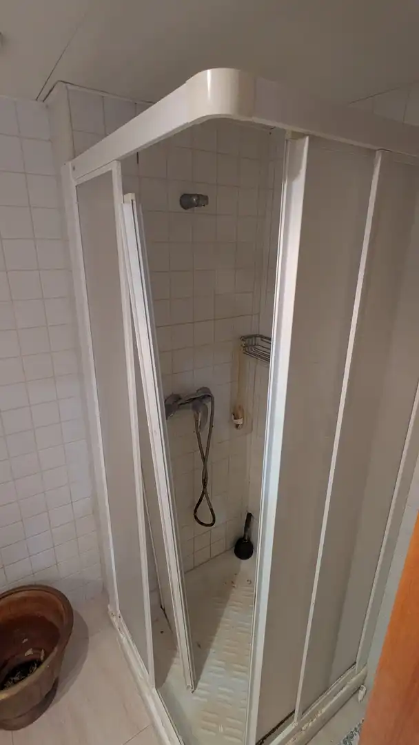 Bathroom of Flat for sale in Amer  with Heating