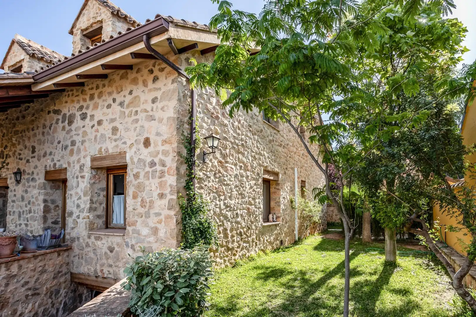 Vista exterior de Casa o xalet en venda en Pedralba amb Aire condicionat, Calefacció i Jardí privat