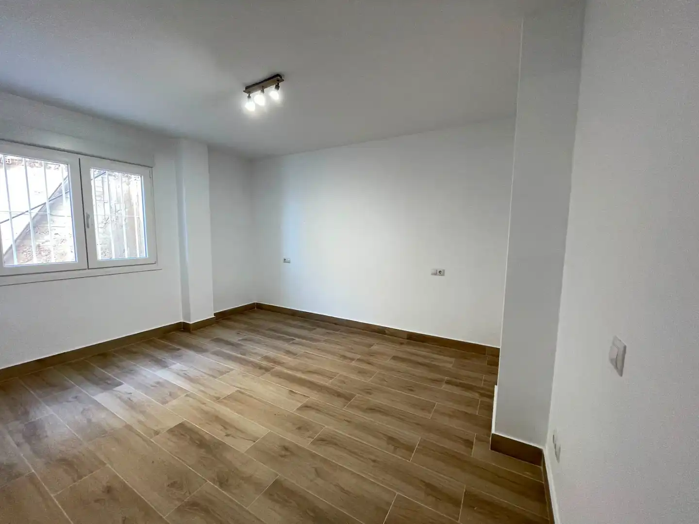 Bedroom of Flat for rent in Málaga  with Air Conditioner, Terrace and Balcony