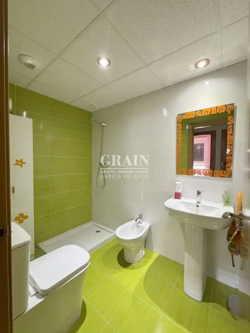 Bathroom of Flat for sale in Albacete  with Air Conditioner, Heating and Storage room