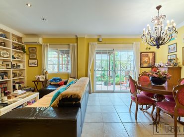 Casa a schiera con balcone in vendita a Calle Doctor José Vilella