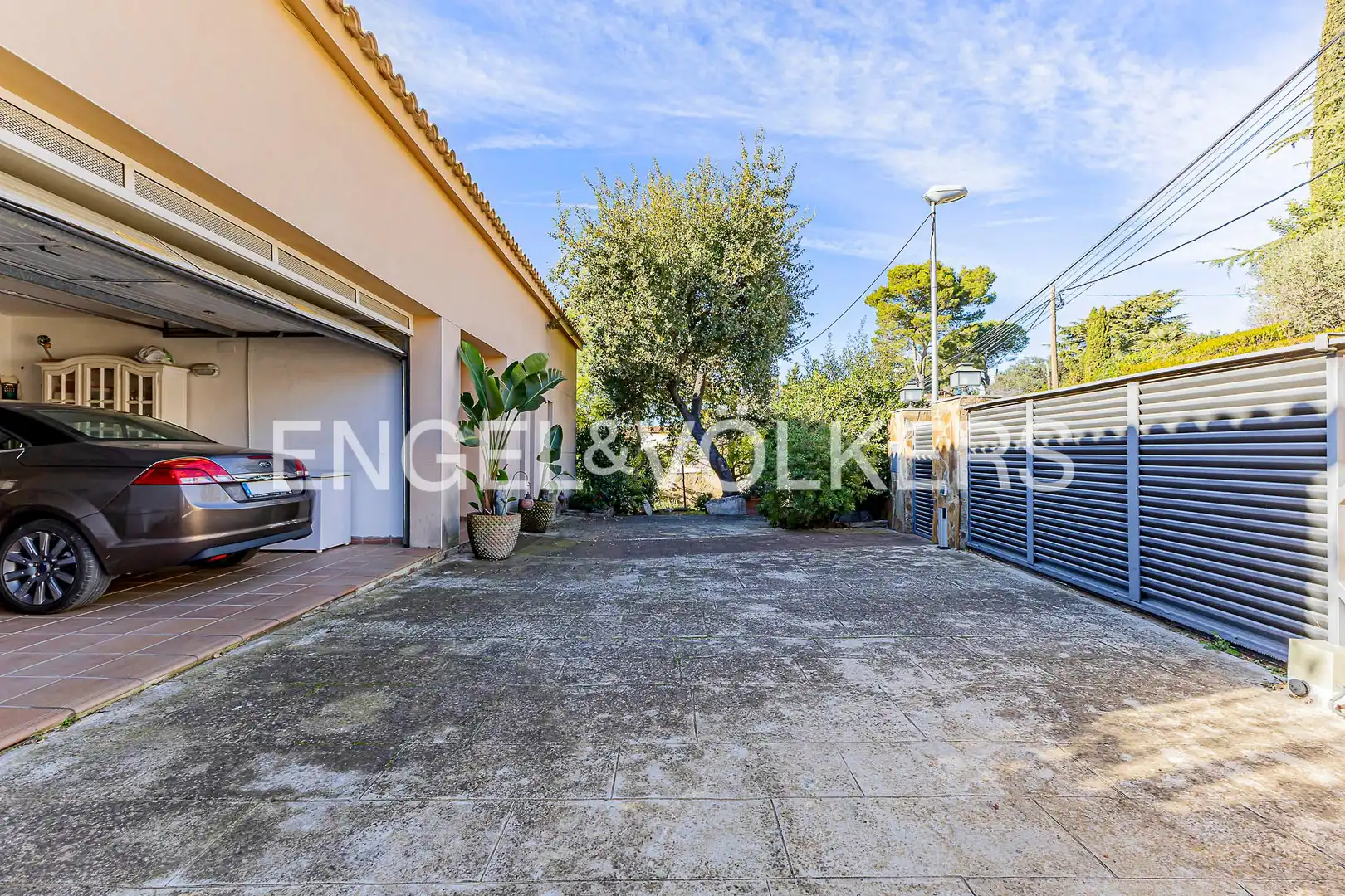 Exterior view of Houses for sale in Sant Cugat del Vallès  with Heating, Private garden and Storage room