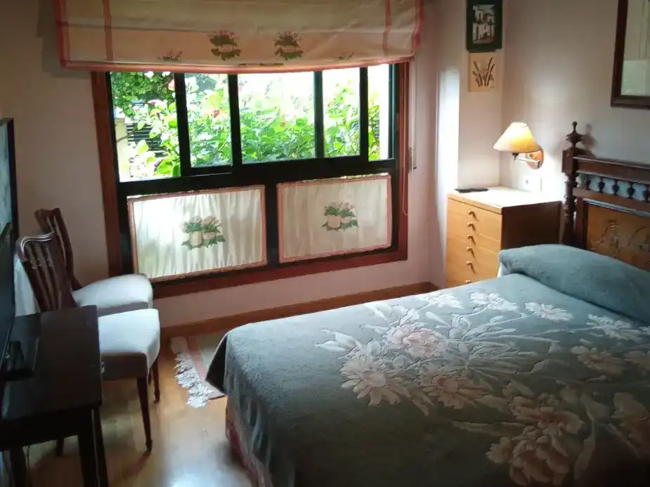 Habitación de Piso de alquiler en Nigrán con Jardín privado, Parquet y Amueblado