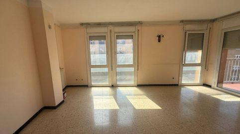 Foto 2 de Piso en venta en Calle Mossèn Sebastià Puig, Veïnat, Salt