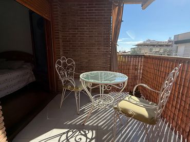 Flat with balcony for sale in Casco Antiguo
