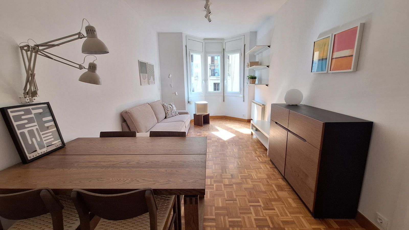 Living room of Flat to rent in  Barcelona Capital  with Air Conditioner, Heating and Furnished