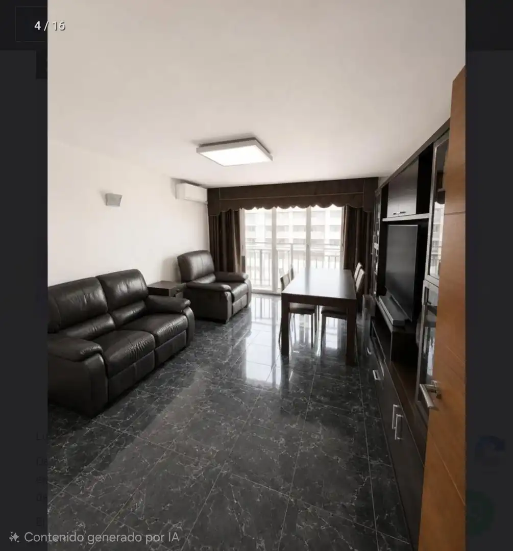 Sala d'estar de Pis en venda en L'Hospitalet de Llobregat