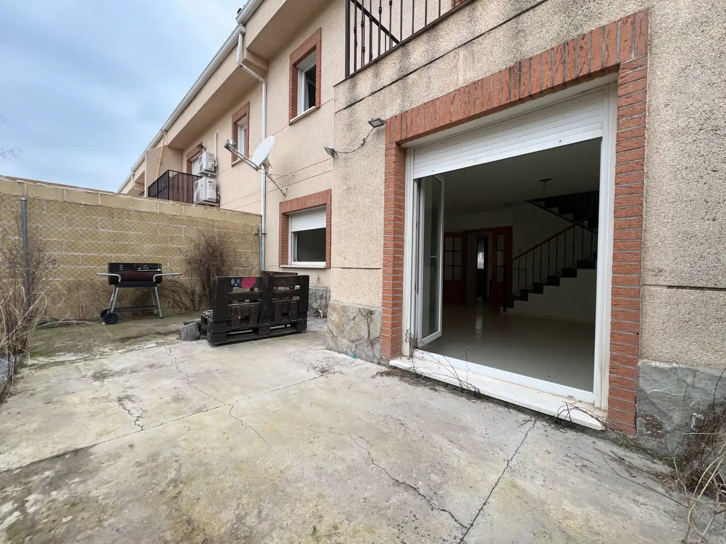 Vista exterior de Casa o chalet en venta en Seseña con Calefacción, Jardín privado y Terraza
