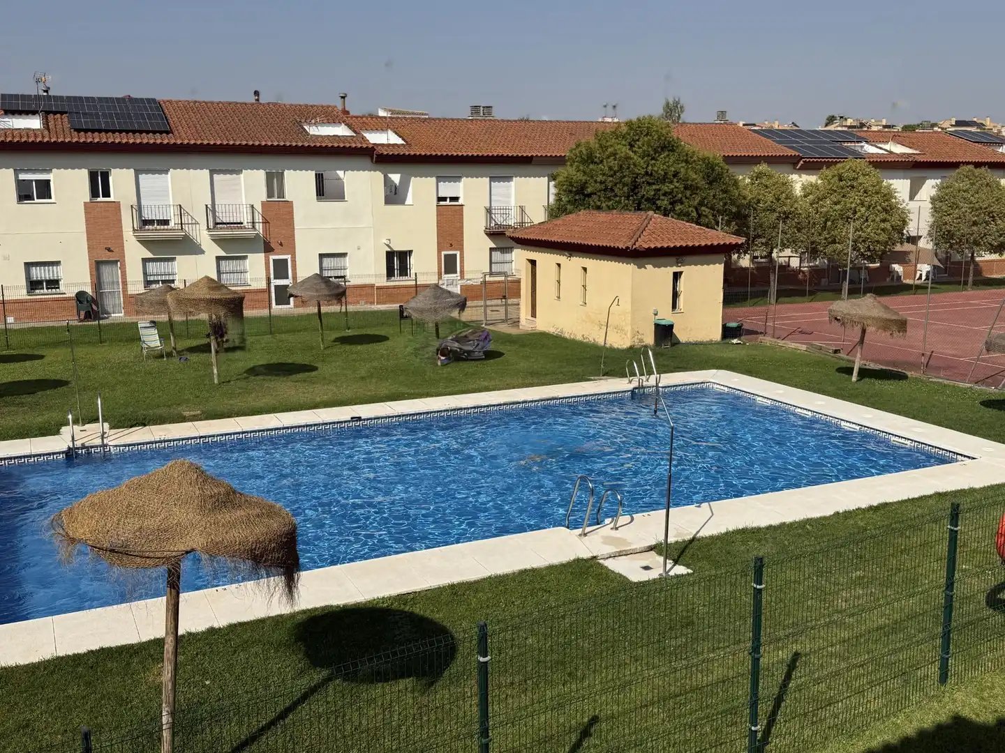 Piscina de Casa adosada en venta en Aljaraque con Aire acondicionado, Terraza y Piscina comunitaria