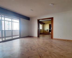 Living room of Flat to rent in  Madrid Capital  with Heating, Parquet flooring and Terrace