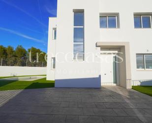 Exterior view of Single-family semi-detached for sale in Bétera  with Air Conditioner, Heating and Private garden