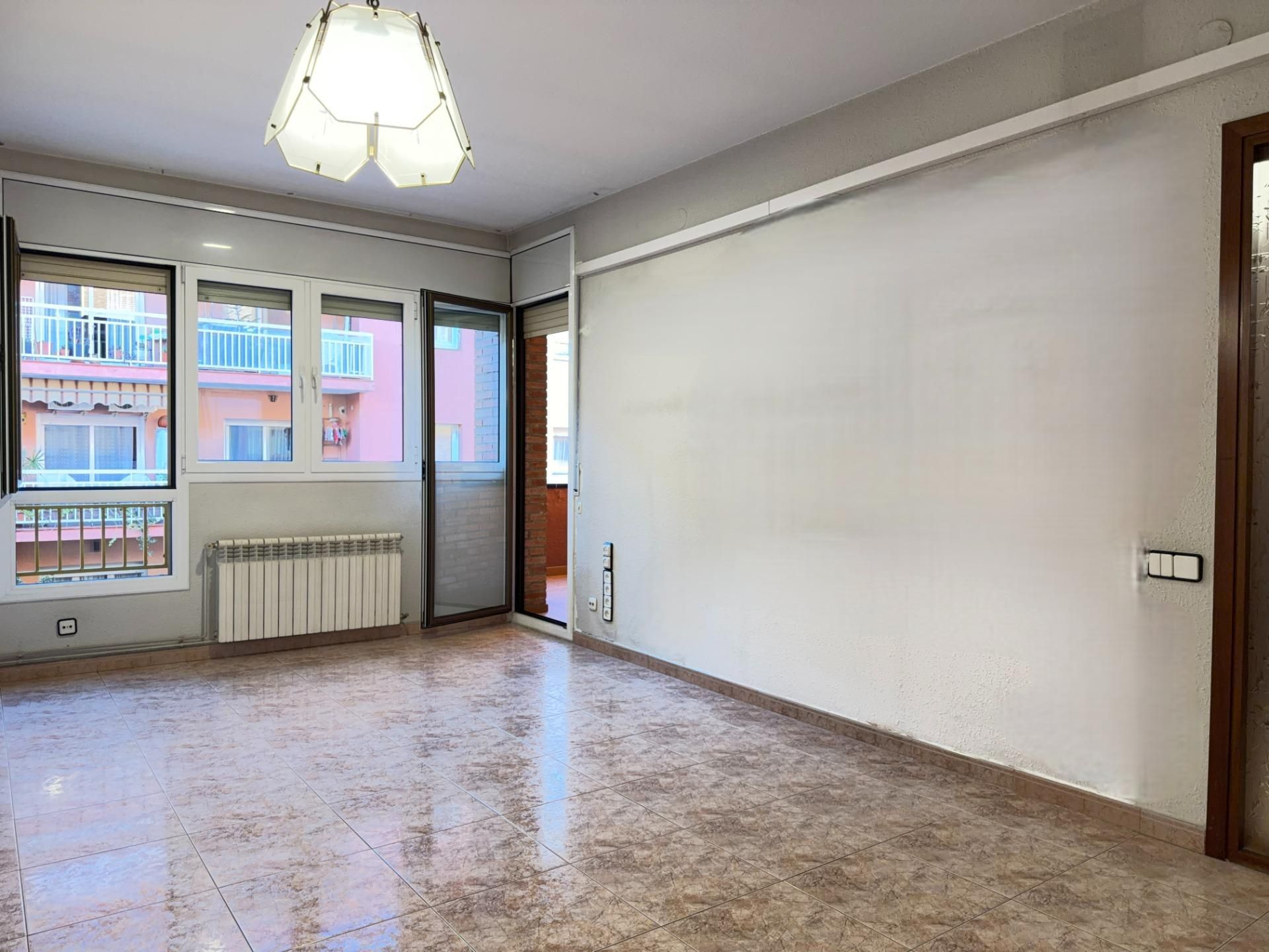 Sala de estar de Piso en venta en Sabadell con Terraza y Balcón