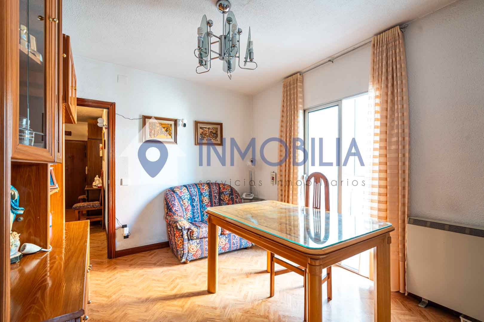 Living room of Flat for sale in  Madrid Capital  with Heating, Terrace and Balcony