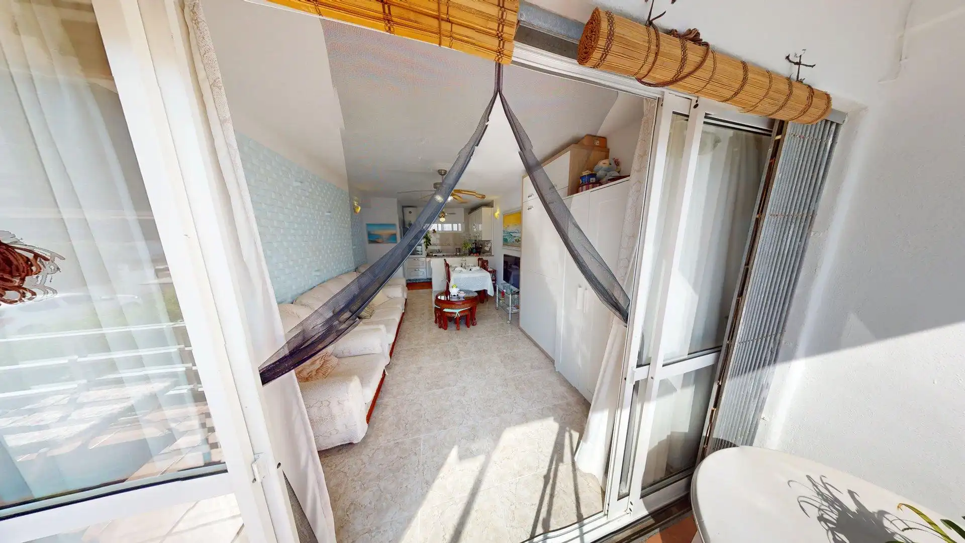 Terrasse von Wohnung zum Verkauf in Benalmádena mit Klimaanlage, Privatgarten und Terrasse